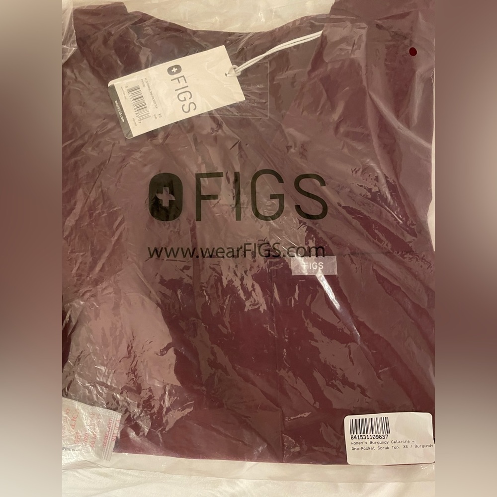 Figs Maroon Scrub set XS. Never worn or taken out of packaging!